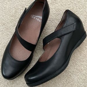 Dansko Lanie Wedge, Black leather, Size 6.5-7 M US.